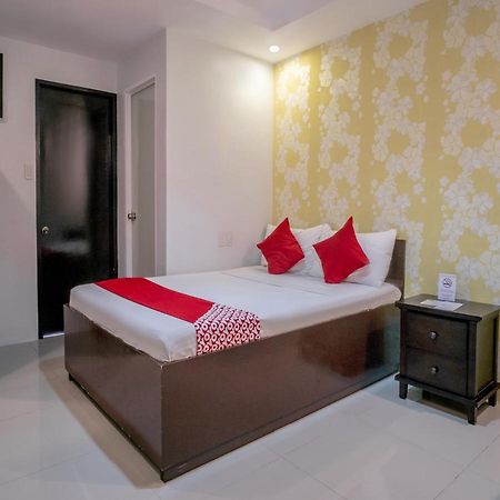 Oyo 697 Obrero Suites Davao City Exterior foto