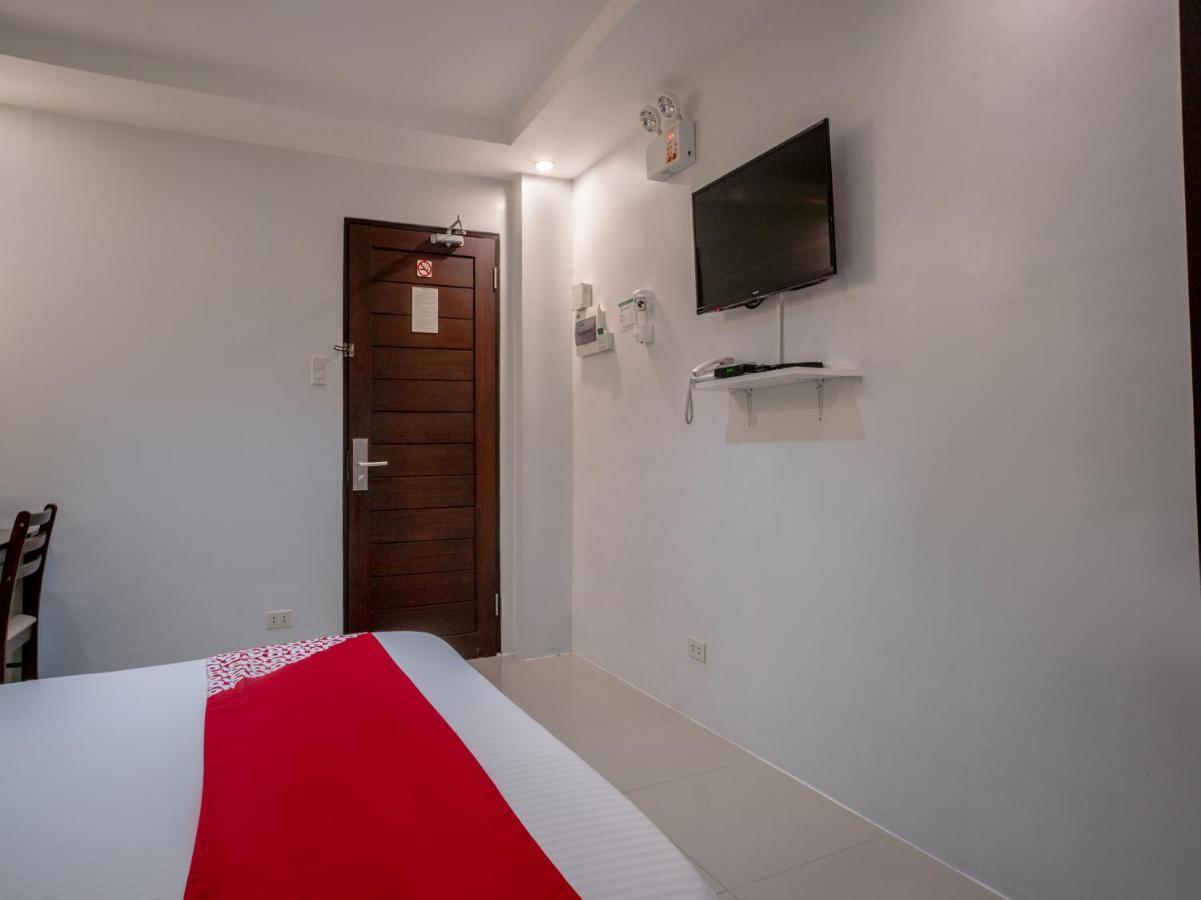 Oyo 697 Obrero Suites Davao City Exterior foto