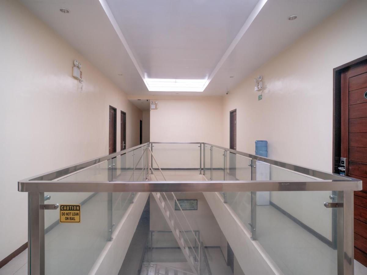 Oyo 697 Obrero Suites Davao City Exterior foto